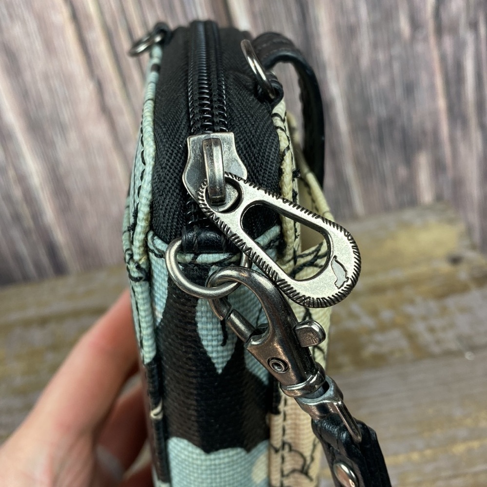 Sakroots Wristlet With Blue, Cream & Black Floral Print - Picture 4 of 7